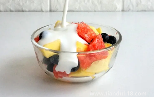 水果撈放冰箱第二天還能吃嗎(水果撈的做法)(圖2) 水果撈放冰箱第二天還能吃嗎2