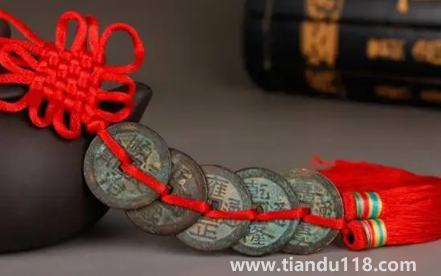 跟鄰居門(mén)對(duì)門(mén)五帝錢(qián)掛在門(mén)內(nèi)好不好3