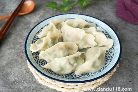 嚴重凍成一坨的餃子怎么吃2